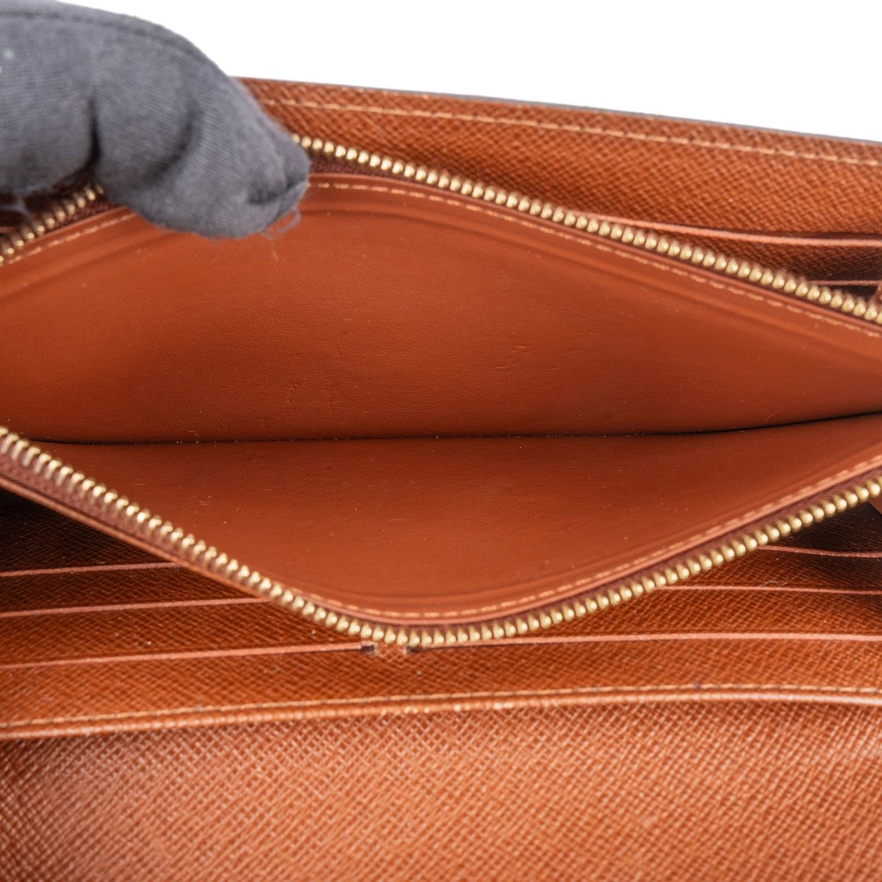 Louis Vuitton Louis Vuitton Monogram Canvas Sarah Wallet Bruin