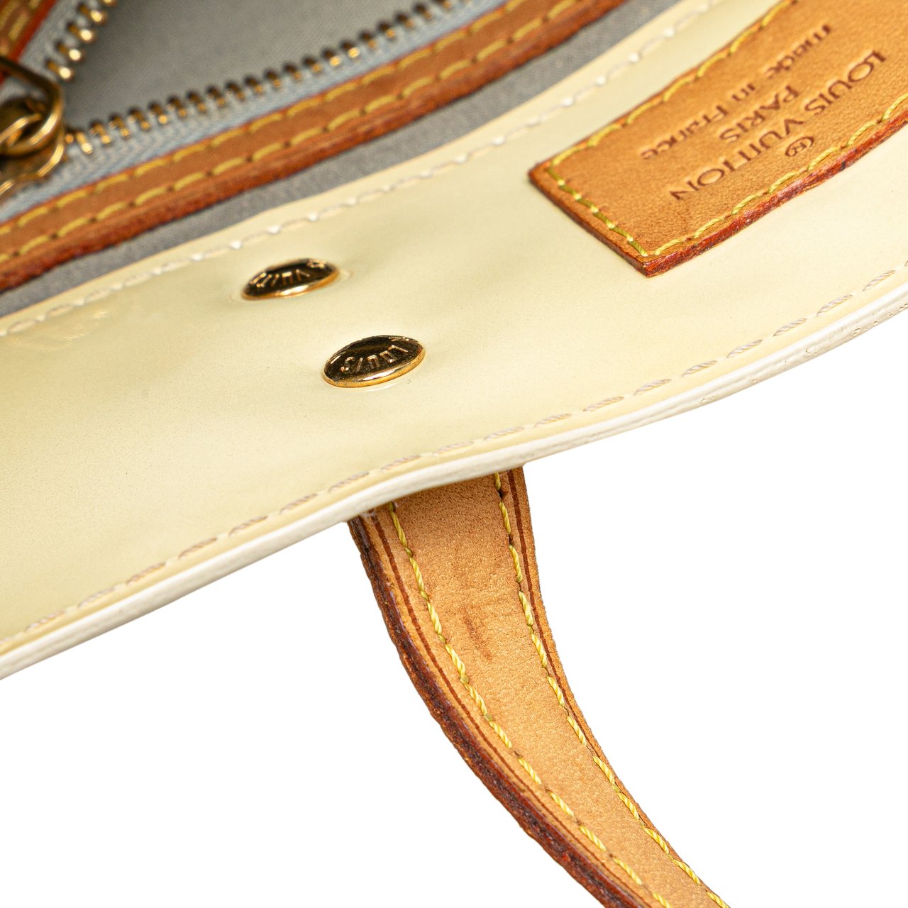 Louis Vuitton Monogram Vernis Reade PM Wit