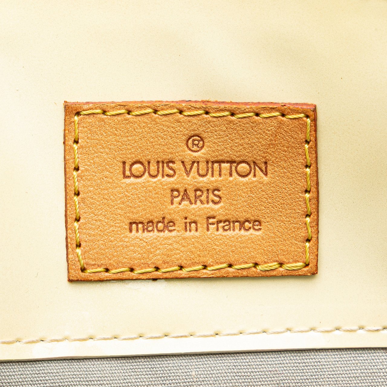 Louis Vuitton Monogram Vernis Reade PM Wit