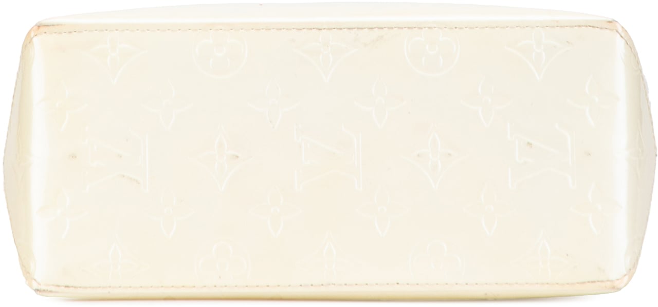 Louis Vuitton Monogram Vernis Reade PM Wit