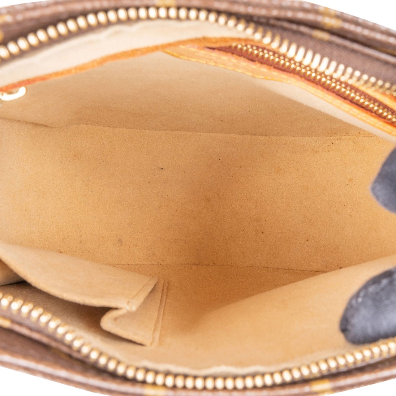 Louis Vuitton Louis Vuitton Monogram Canvas Looping MM Shoulder Bag Bruin