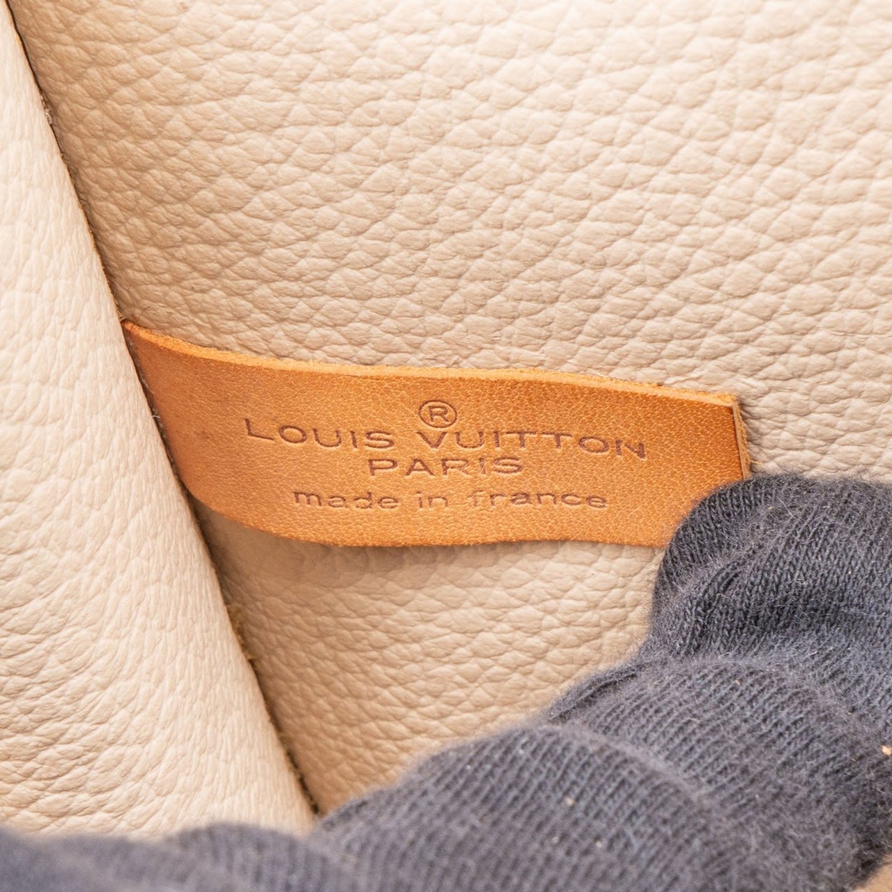 Louis Vuitton Louis Vuitton Monogram Canvas Poche Toilette 25 Clutch Bruin