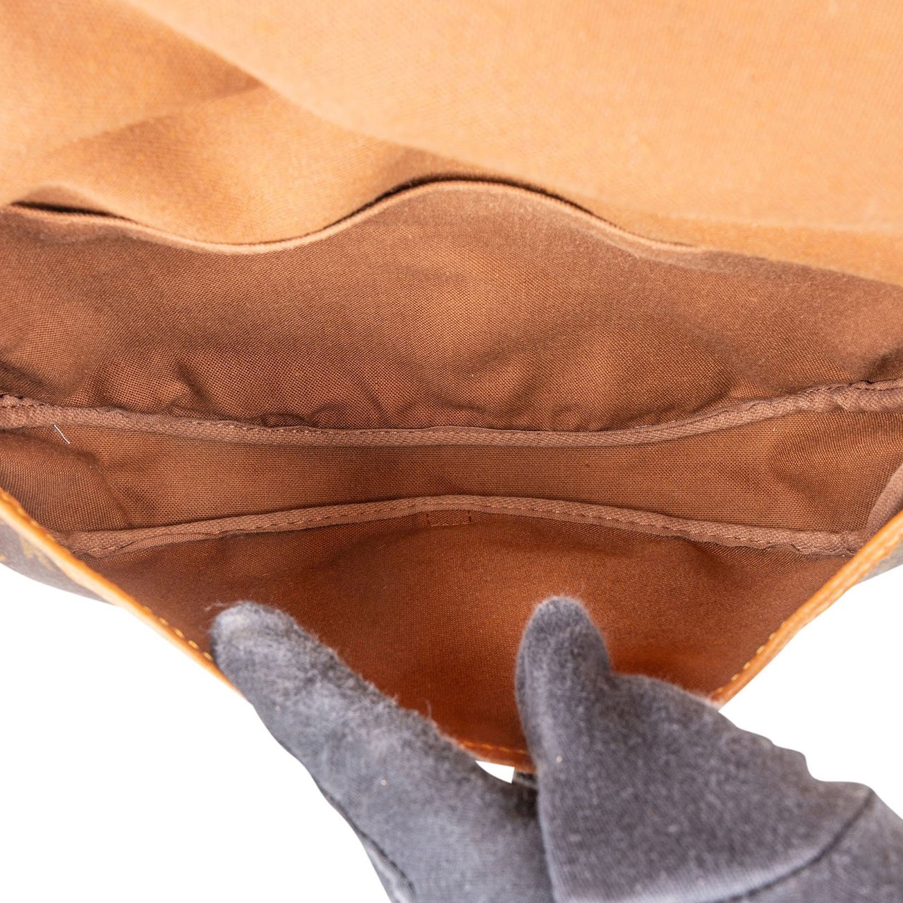 Louis Vuitton Louis Vuitton Monogram Canvas Saumur 30 Crossbody Bag Bruin