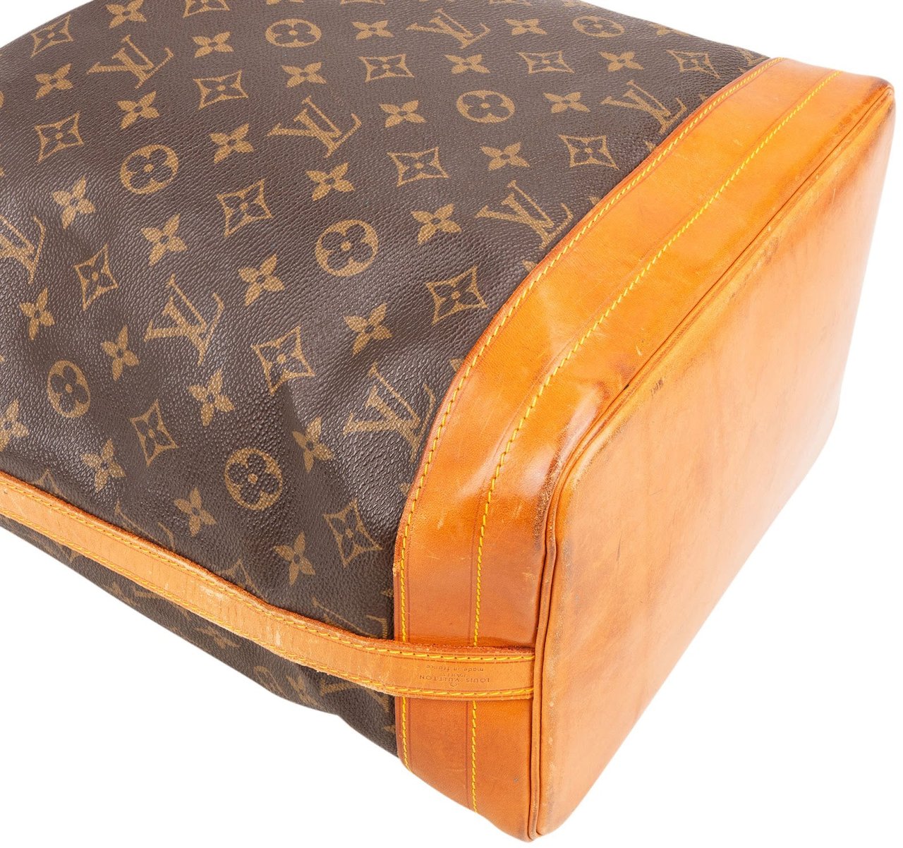 Louis Vuitton Louis Vuitton Monogram Canvas Sac Noé Grande Shoulder Bag Bruin