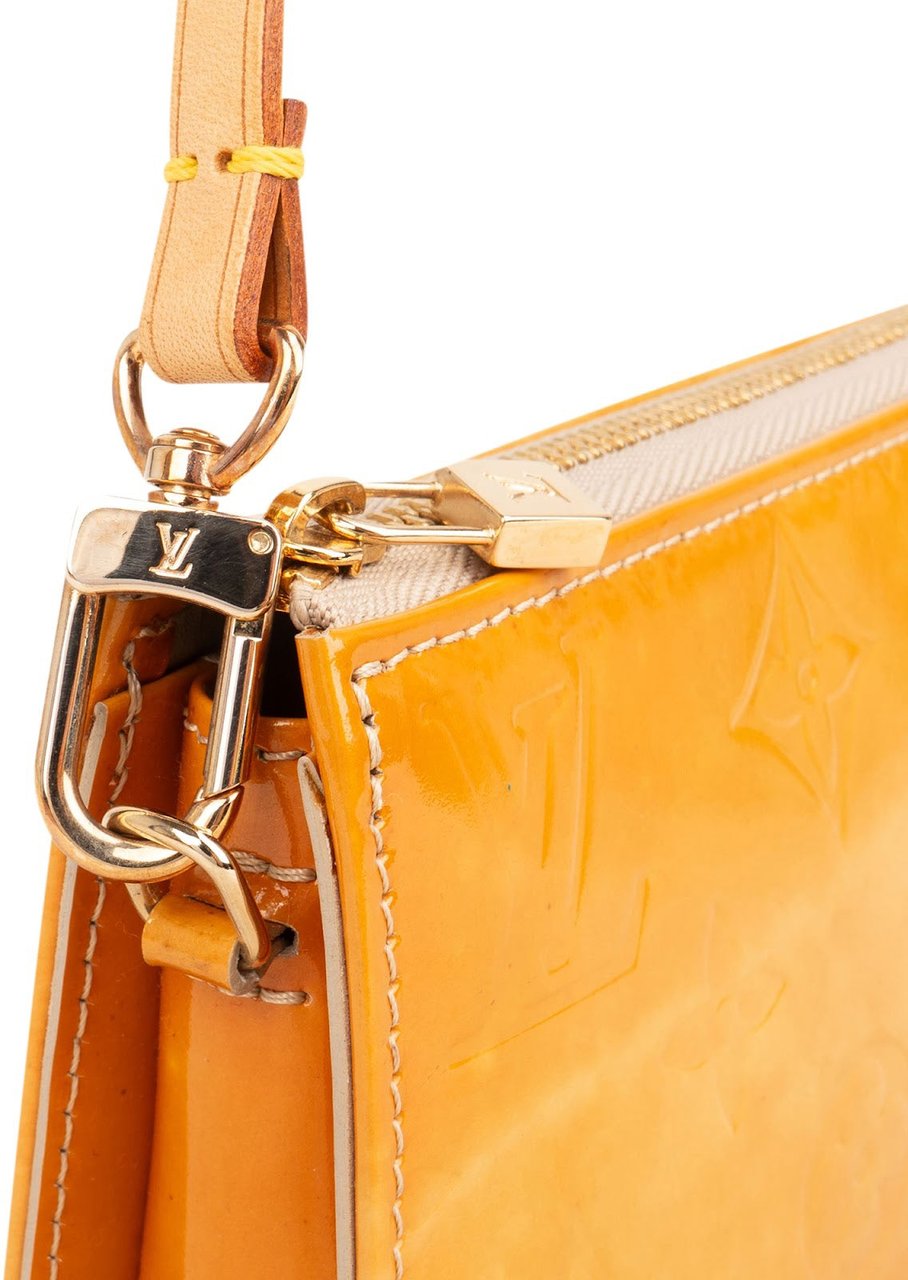 Louis Vuitton Louis Vuitton Vernis Monogram Lexington Pochette Handbag Geel