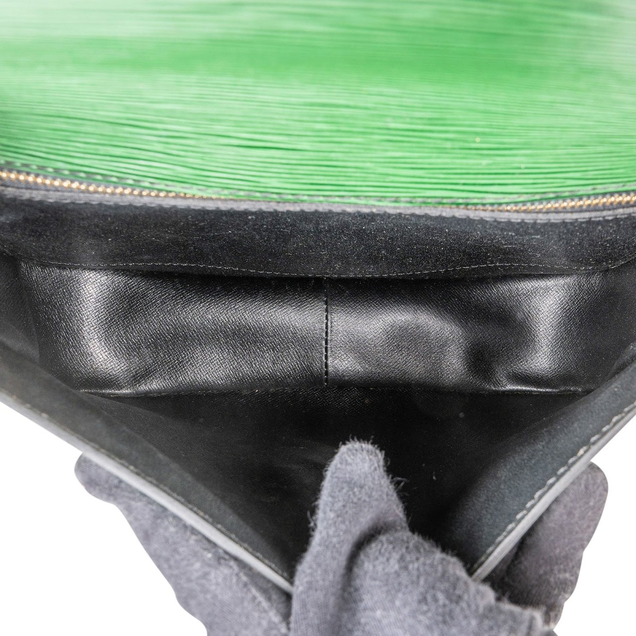 Louis Vuitton Louis Vuitton Green Epi Leather Saint Cloud GM Crossbody Bag Groen