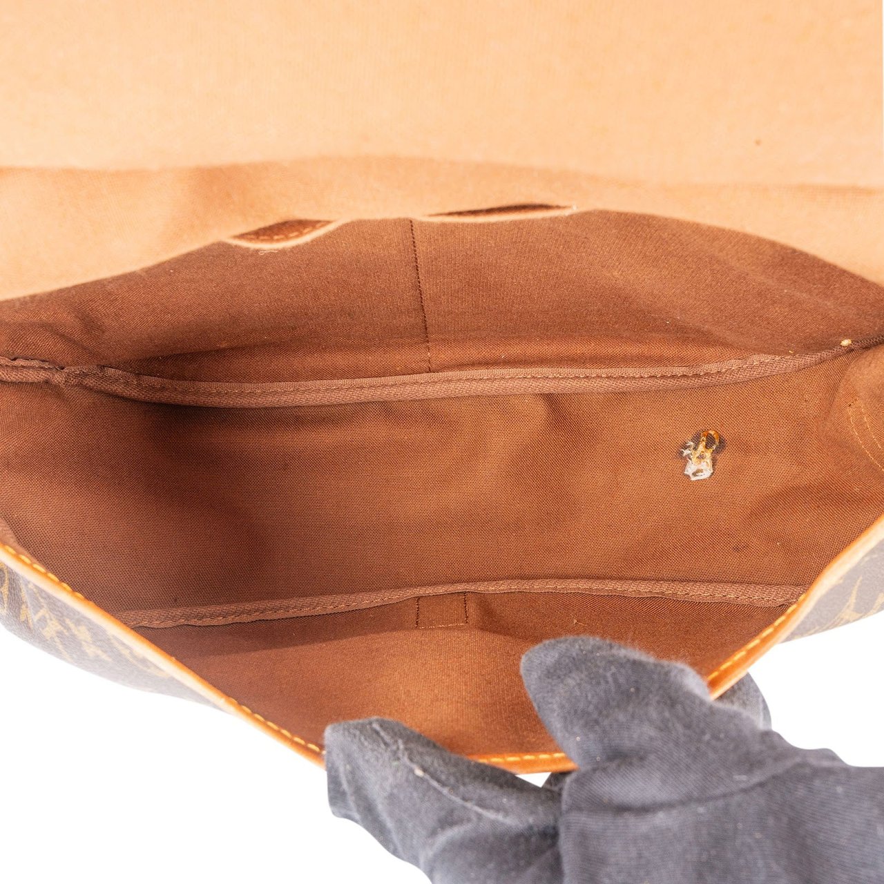 Louis Vuitton Louis Vuitton Monogram Canvas Saumur 35 Crossbody Bag Bruin