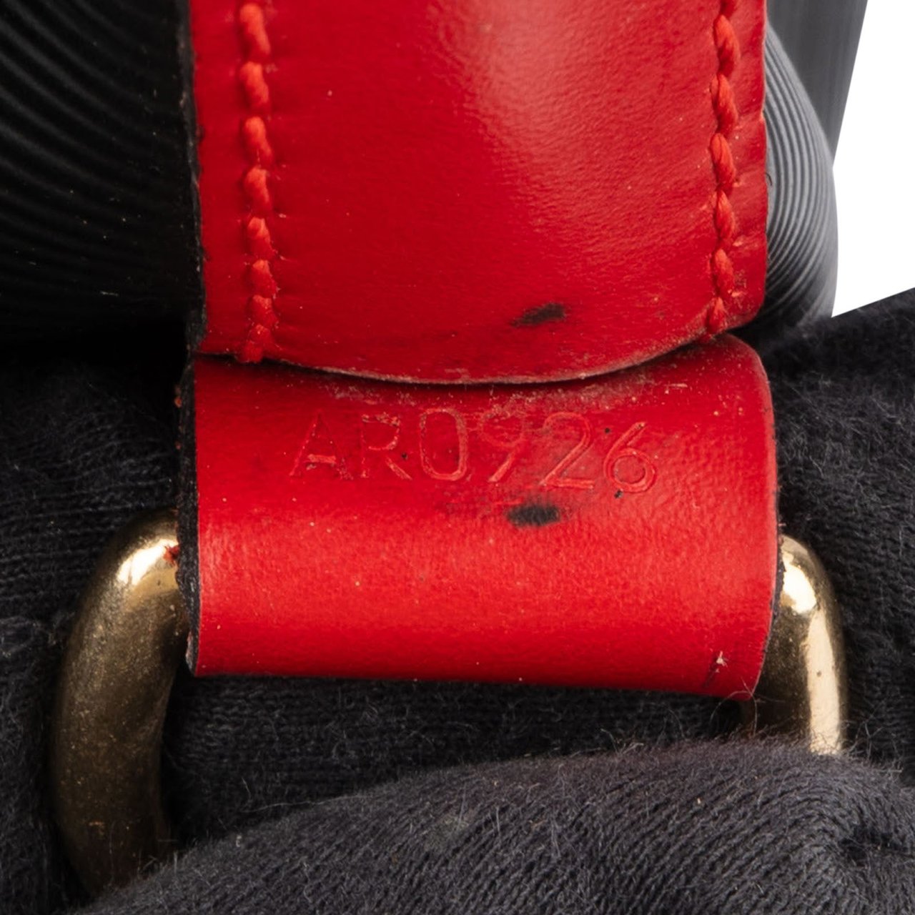 Louis Vuitton Louis Vuitton Bicolor Epi Leather Sac Noé Grande Crossbody Bag Zwart