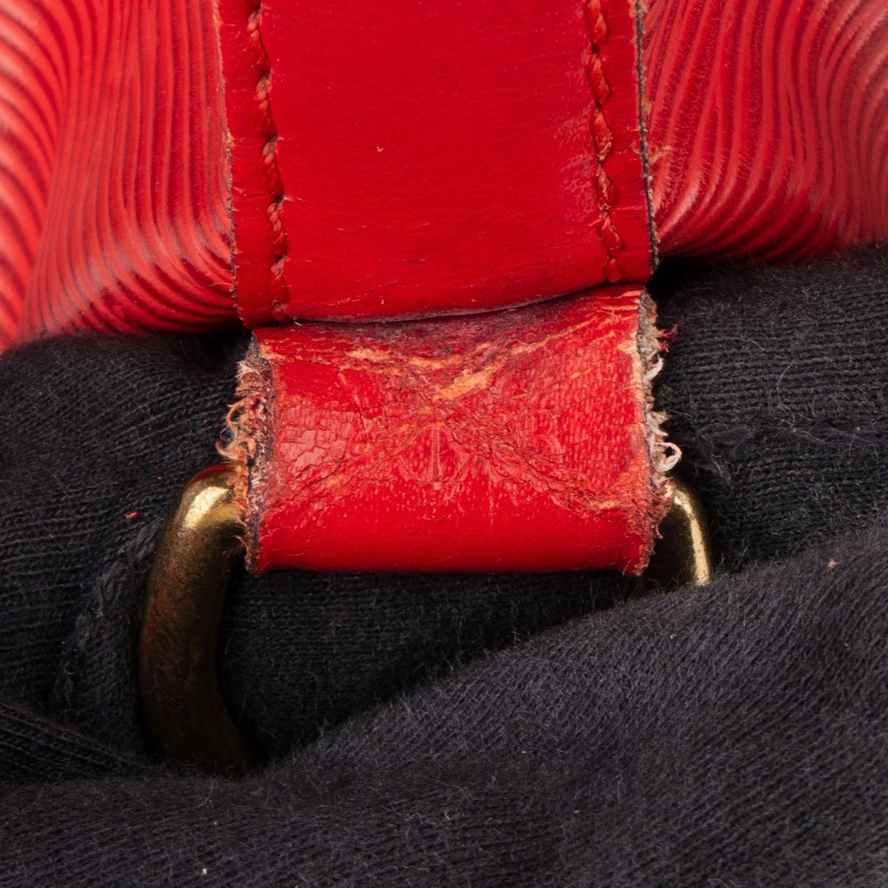 Louis Vuitton Louis Vuitton Red Epi Leather Sac Noé Petit Shoulder Bag Rood