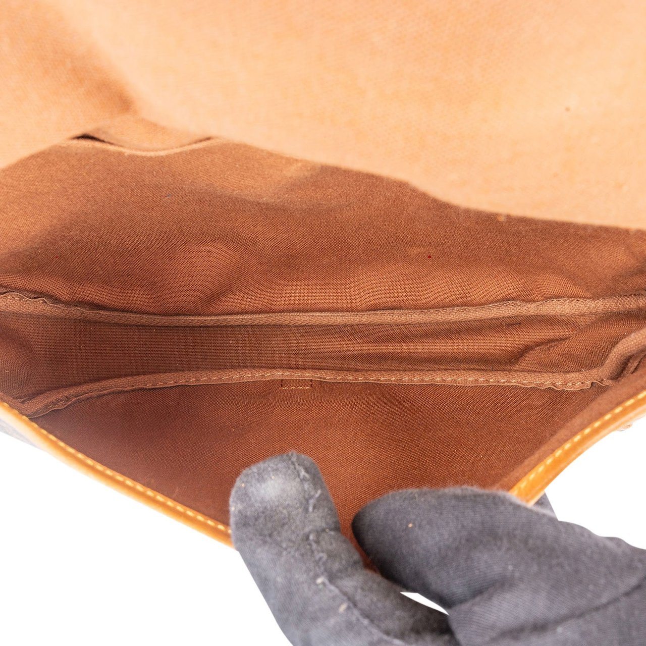 Louis Vuitton Louis Vuitton Monogram Canvas Saumur 30 Crossbody Bag Bruin