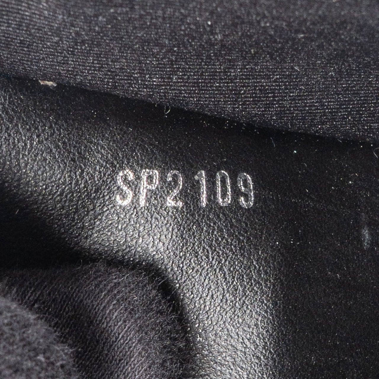 Louis Vuitton Louis Vuitton Monogram Eclipse Canvas Pochette Voyage Clutch Zwart