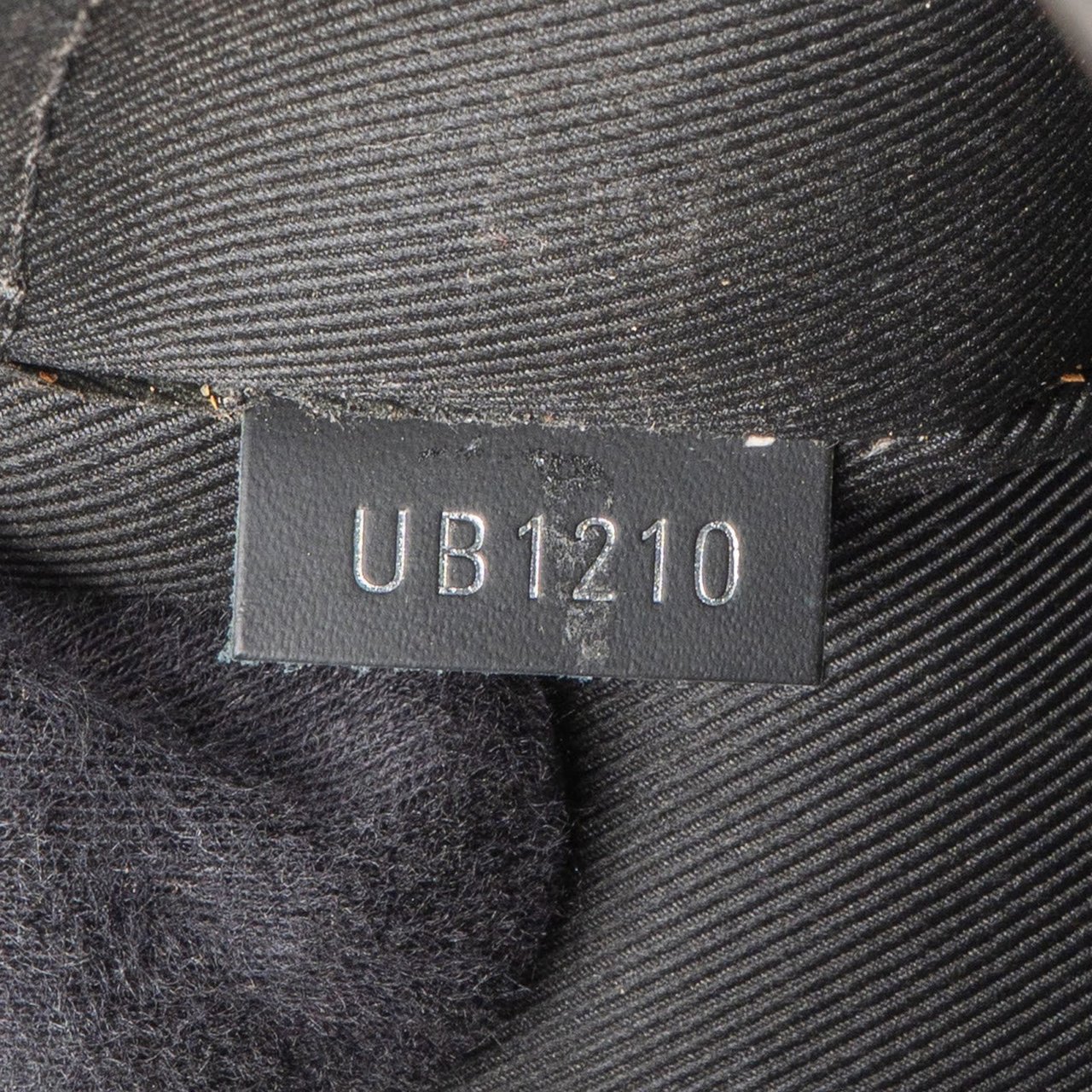 Louis Vuitton Louis Vuitton Monogram Eclipse Discovery Pochette Laptop Clutch Zwart