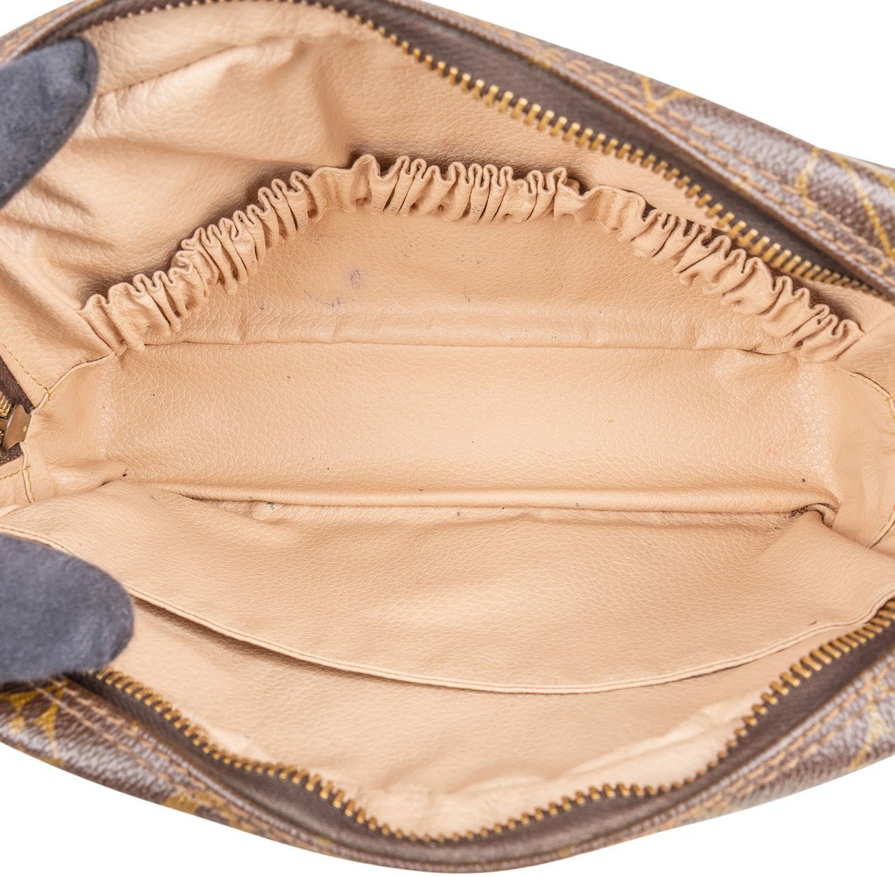 Louis Vuitton Louis Vuitton Monogram Canvas Trousse Toilette 23 Clutch Bruin