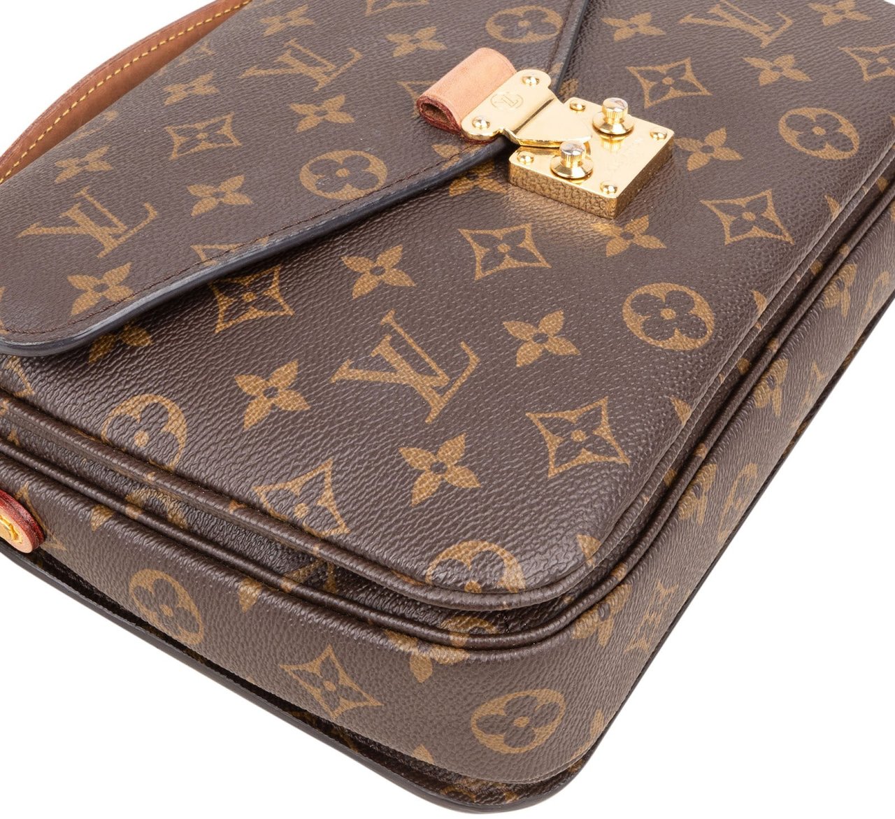 Louis Vuitton Louis Vuitton Monogram Canvas Pochette Métis Crossbody Handbag Bruin
