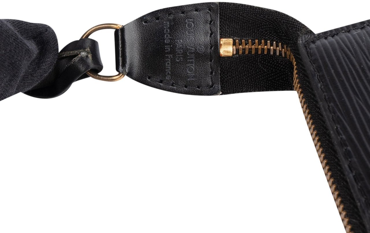 Louis Vuitton Louis Vuitton Noir Epi Leather Pochette Accessoire Handbag Zwart