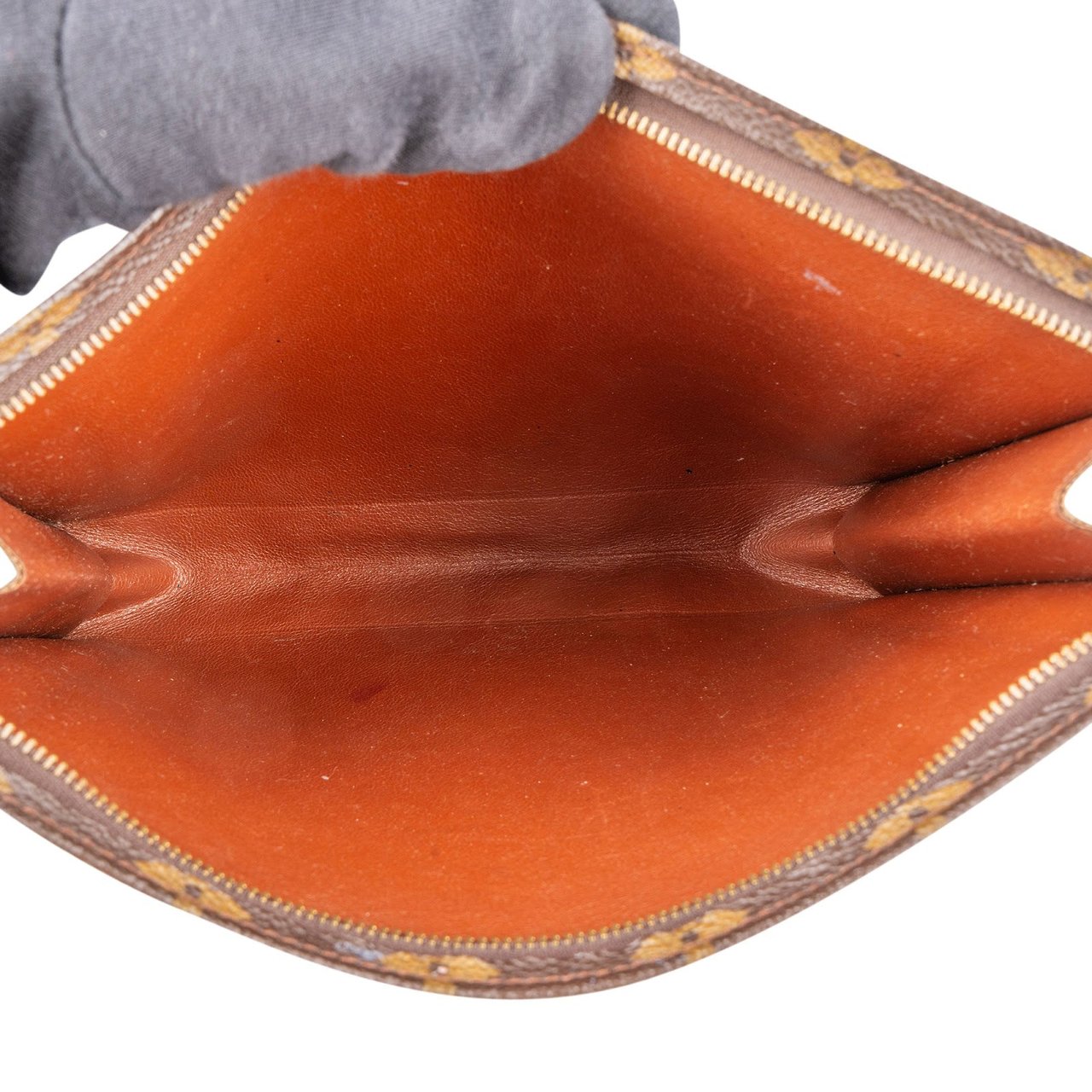 Louis Vuitton Louis Vuitton Monogram Canvas Poche Toilette 25 Clutch Bruin