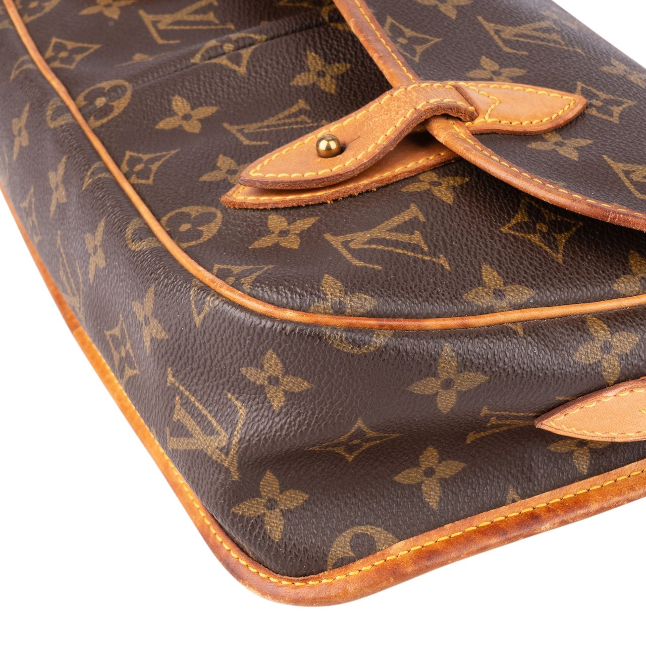 Louis Vuitton Louis Vuitton Canvas Monogram Gibeciere MM Crossbody Bag Bruin