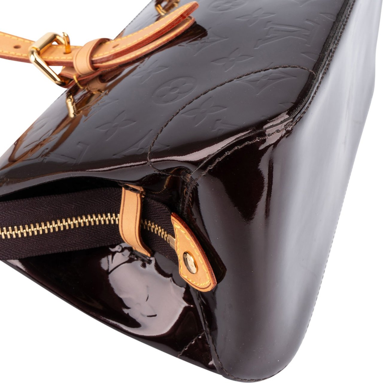 Louis Vuitton Louis Vuitton Monogram Vernis Rosewood Avenue Shoulder Bag Bruin