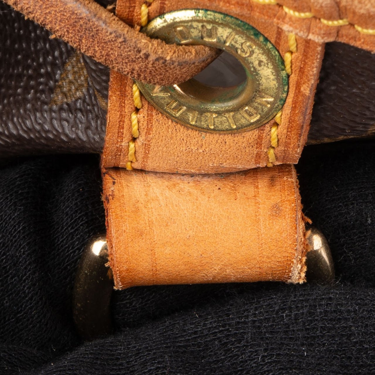 Louis Vuitton Monogram Canvas Sac Noé Grande Shoulder Bag Bruin