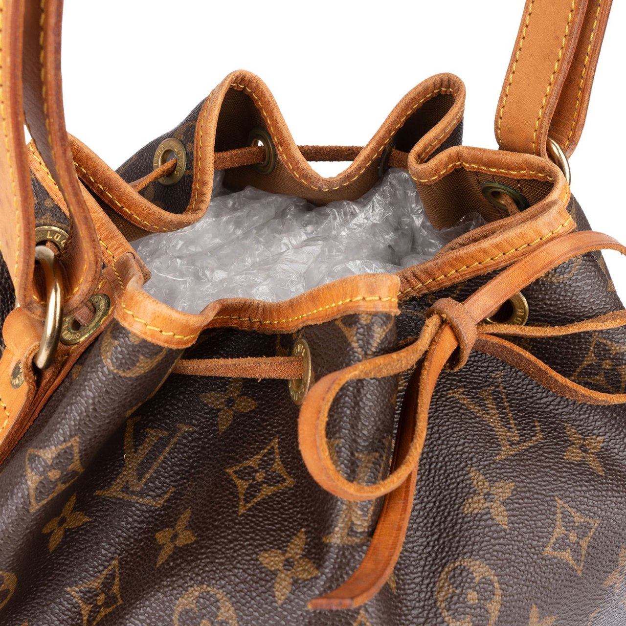 Louis Vuitton Monogram Canvas Sac Noé Grande Shoulder Bag Bruin