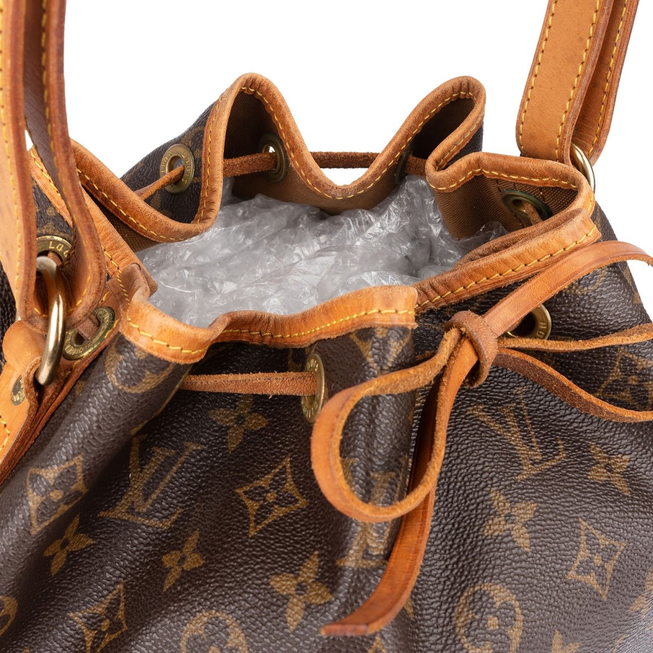 Louis Vuitton Louis Vuitton Monogram Canvas Sac Noé Grande Shoulder Bag Bruin
