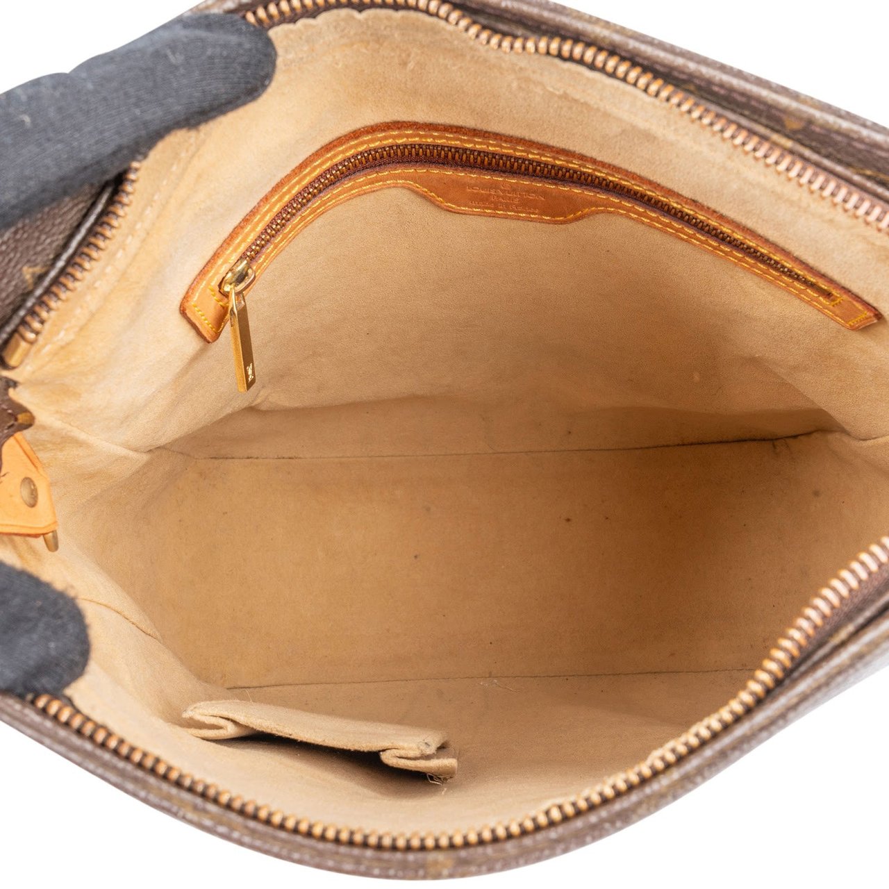 Louis Vuitton Louis Vuitton Monogram Canvas Looping GM Shoulder Bag Bruin