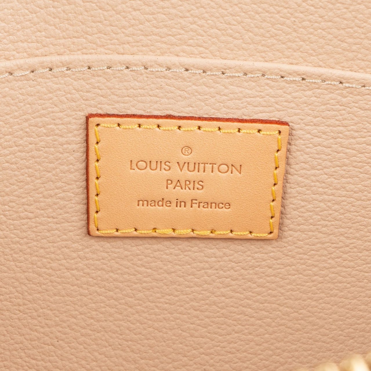 Louis Vuitton Louis Vuitton Monogram Canvas Pochette Cosmétique MM Clutch Bruin