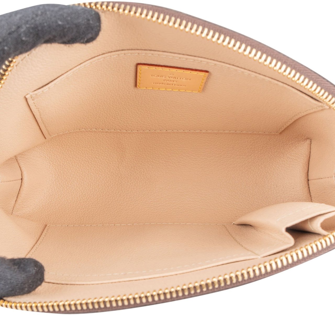 Louis Vuitton Louis Vuitton Monogram Canvas Pochette Cosmétique MM Clutch Bruin