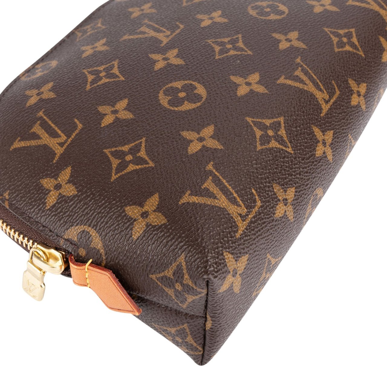 Louis Vuitton Louis Vuitton Monogram Canvas Pochette Cosmétique MM Clutch Bruin