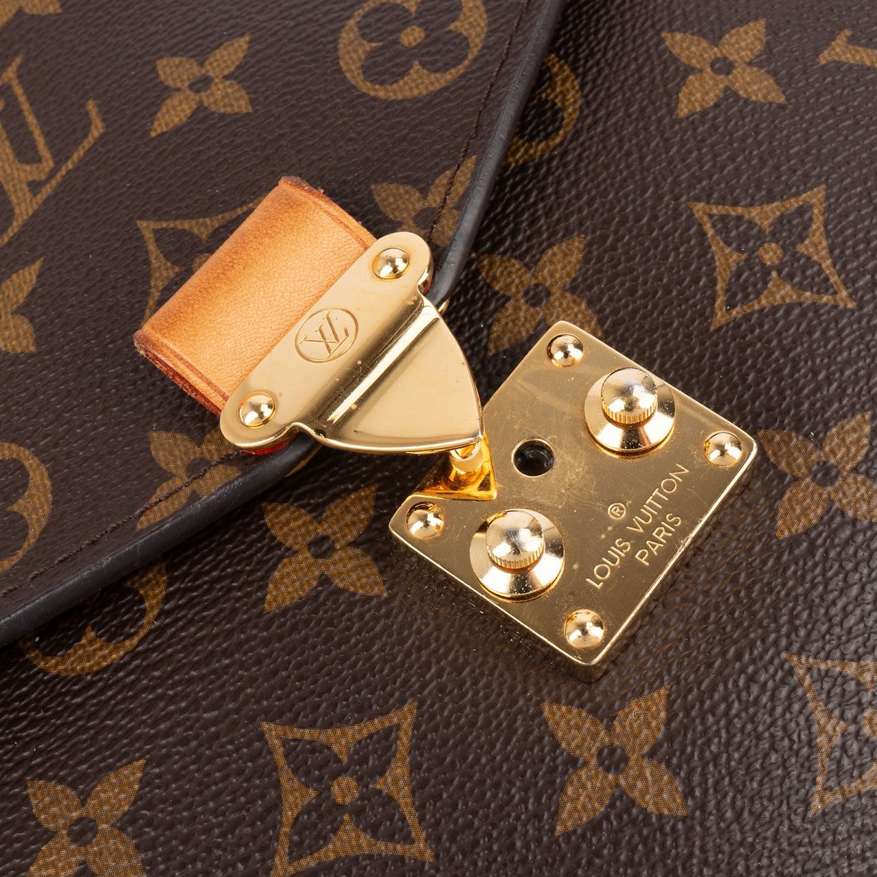 Louis Vuitton Monogram Canvas Pochette Métis Handbag Bruin