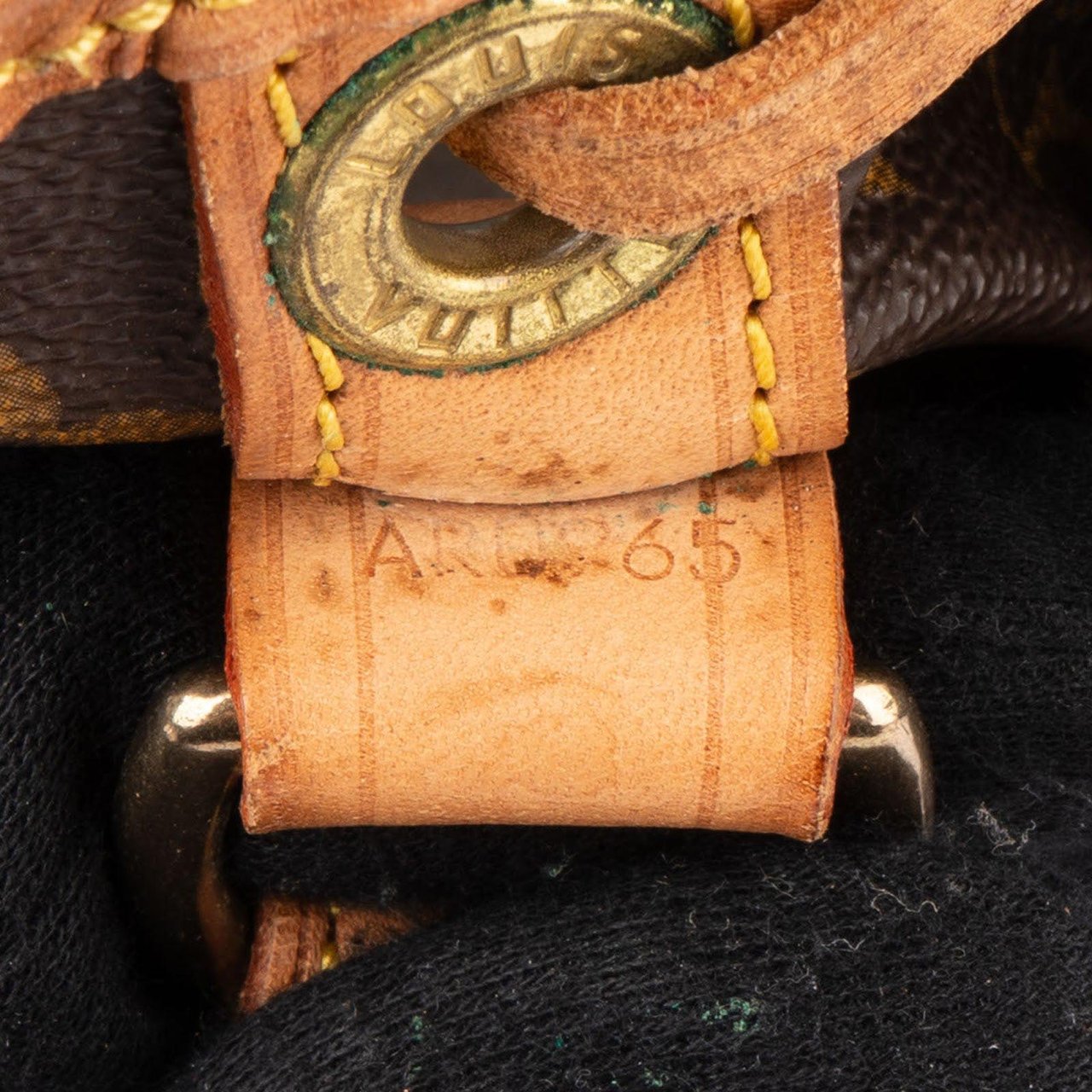 Louis Vuitton Louis Vuitton Monogram Canvas Sac Noé Grande Shoulder Bag Bruin