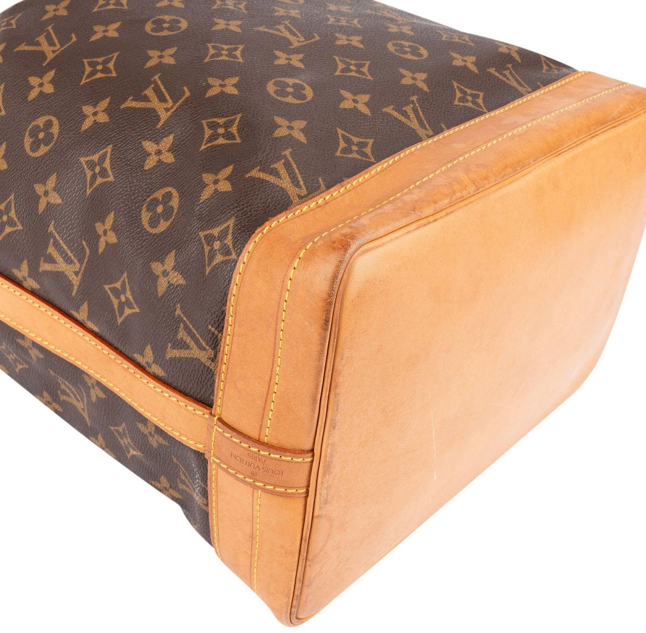 Louis Vuitton Louis Vuitton Monogram Canvas Sac Noé Grande Shoulder Bag Bruin