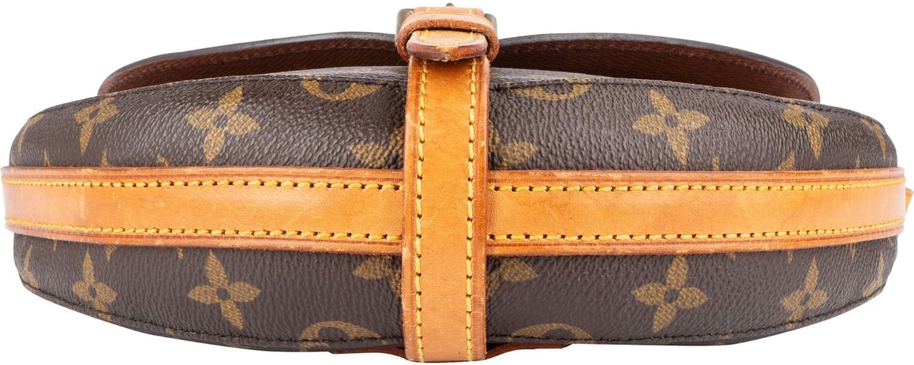 Louis Vuitton Louis Vuitton Monogram Canvas Chantilly GM Crossbody Bag Bruin