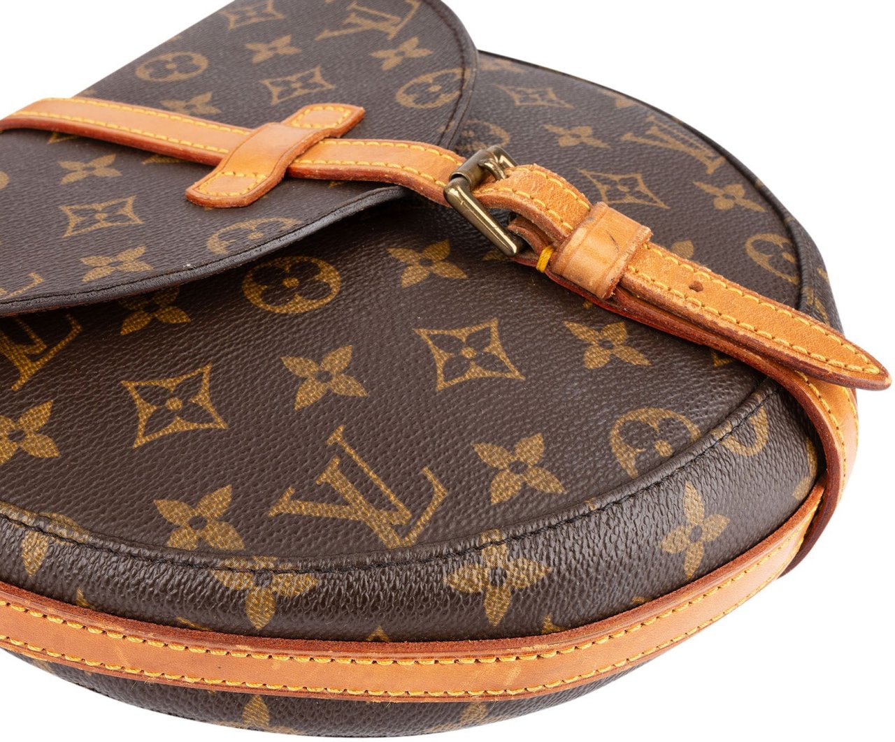 Louis Vuitton Louis Vuitton Monogram Canvas Chantilly GM Crossbody Bag Bruin