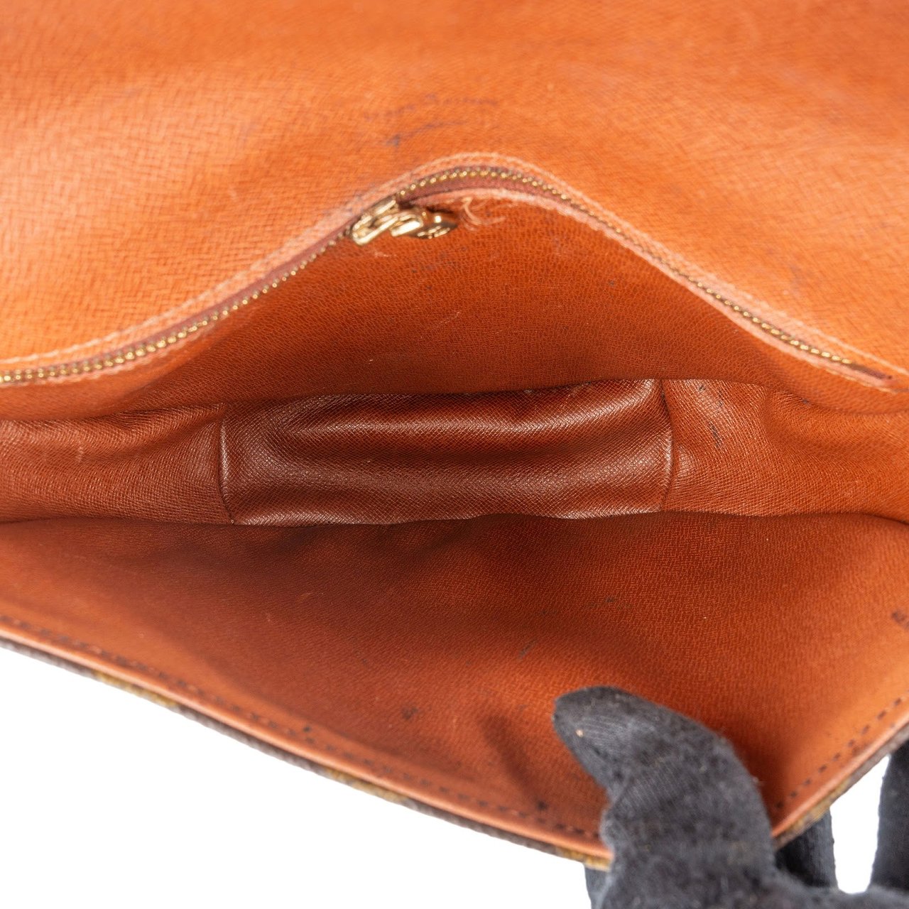 Louis Vuitton Louis Vuitton Monogram Canvas Chantilly GM Crossbody Bag Bruin