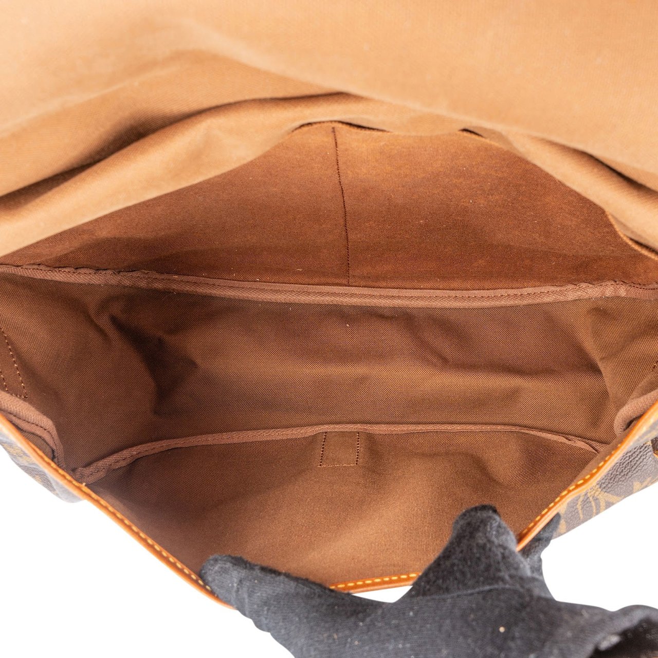 Louis Vuitton Louis Vuitton Monogram Canvas Saumur 35 Crossbody Bag Bruin