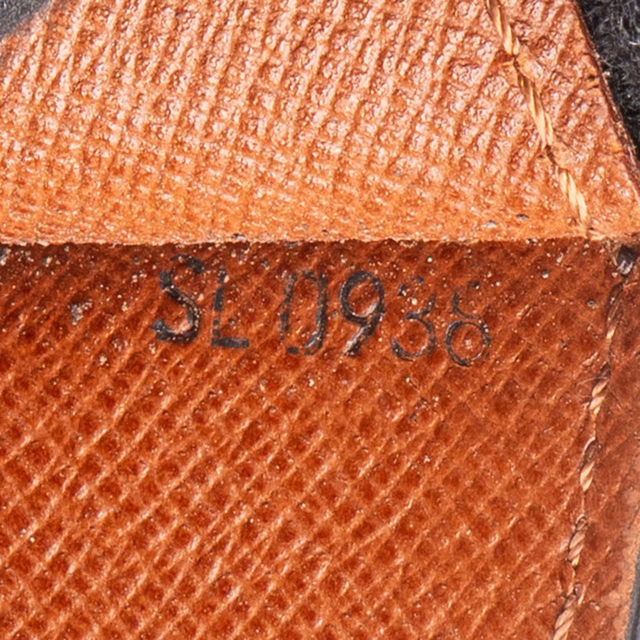 Louis Vuitton Louis Vuitton Monogram Canvas Porte Documents Laptop Clutch Bruin