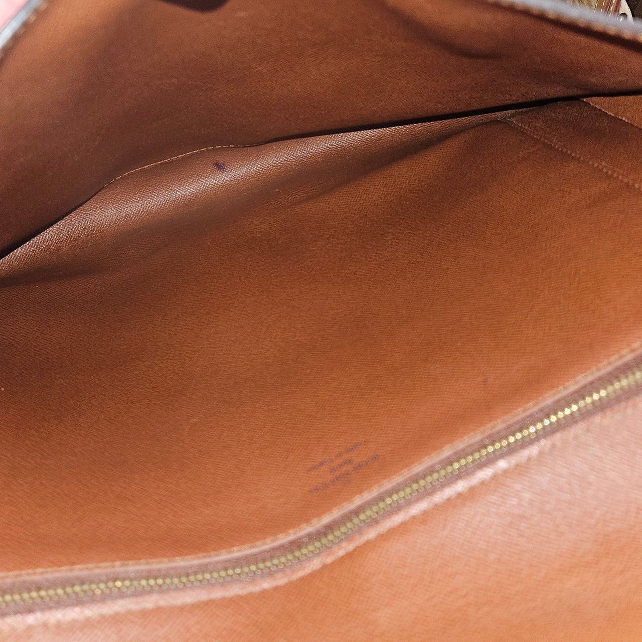 Louis Vuitton Louis Vuitton Monogram Canvas Porte Documents Laptop Clutch Bruin