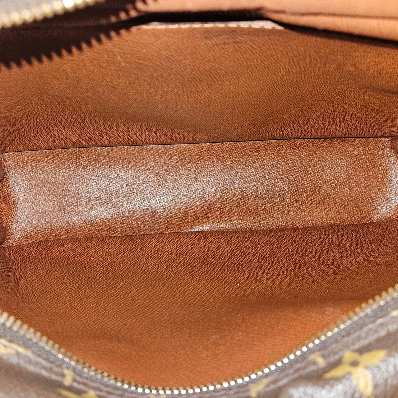 Louis Vuitton Louis Vuitton Monogram Canvas Trocadero 30 Crossbody Bag Bruin