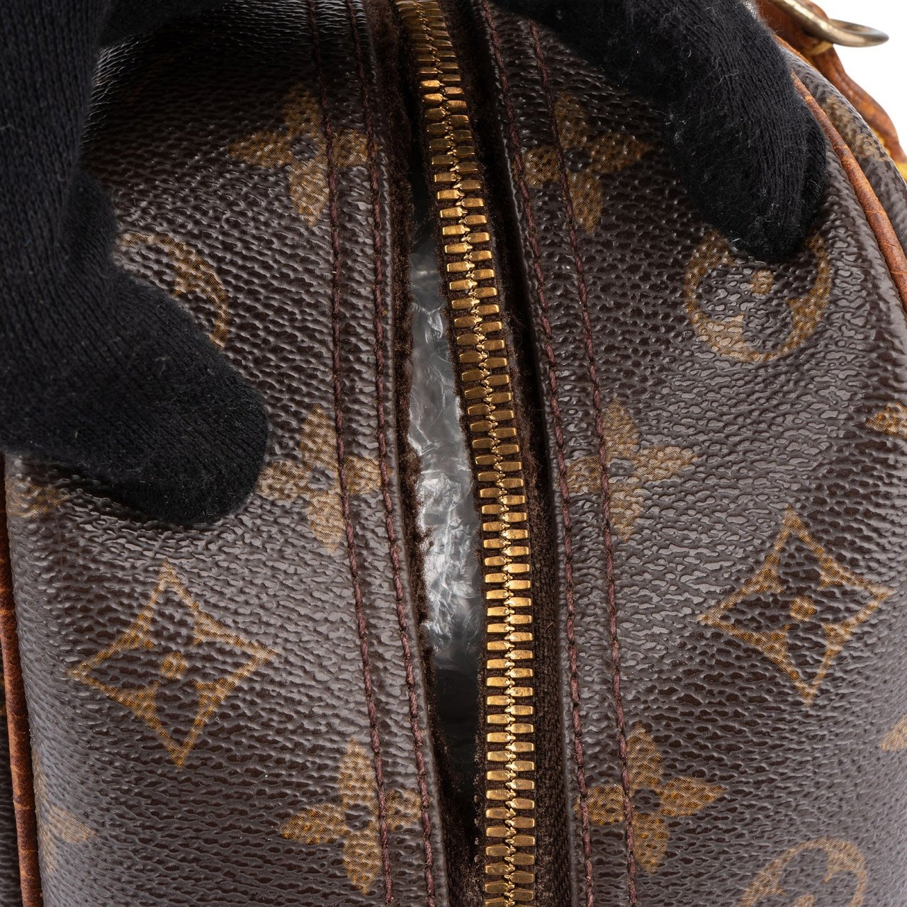 Louis Vuitton Louis Vuitton Monogram Canvas Deauville Handbag Bruin