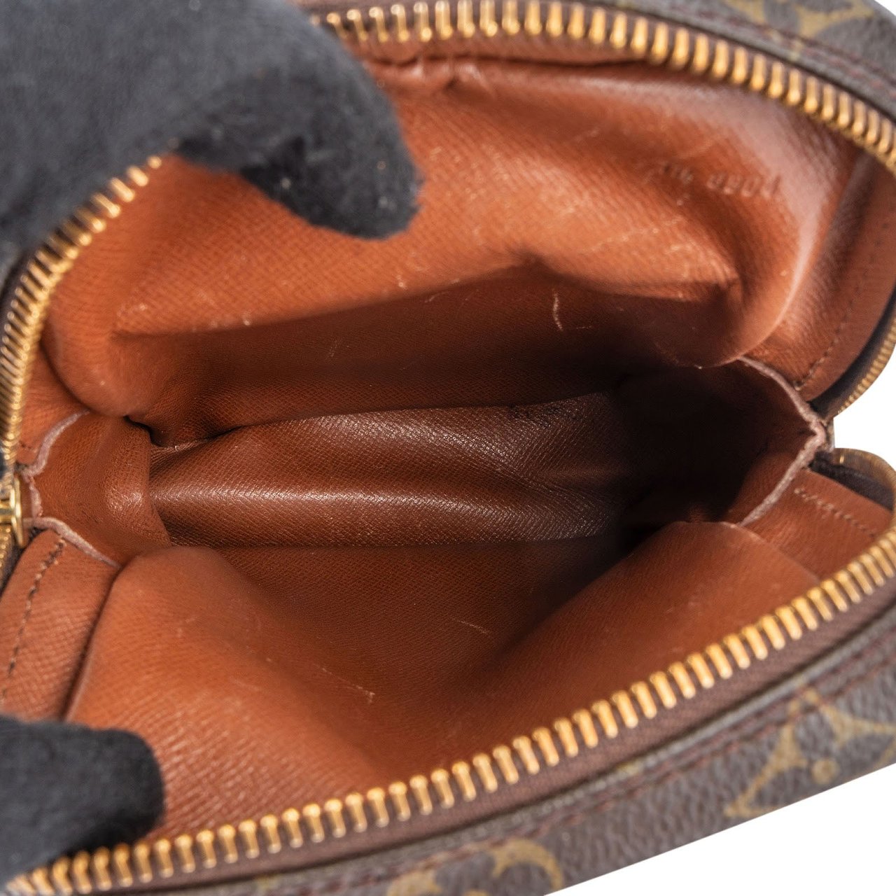 Louis Vuitton Louis Vuitton Monogram Canvas Amazon Crossbody Bag Bruin