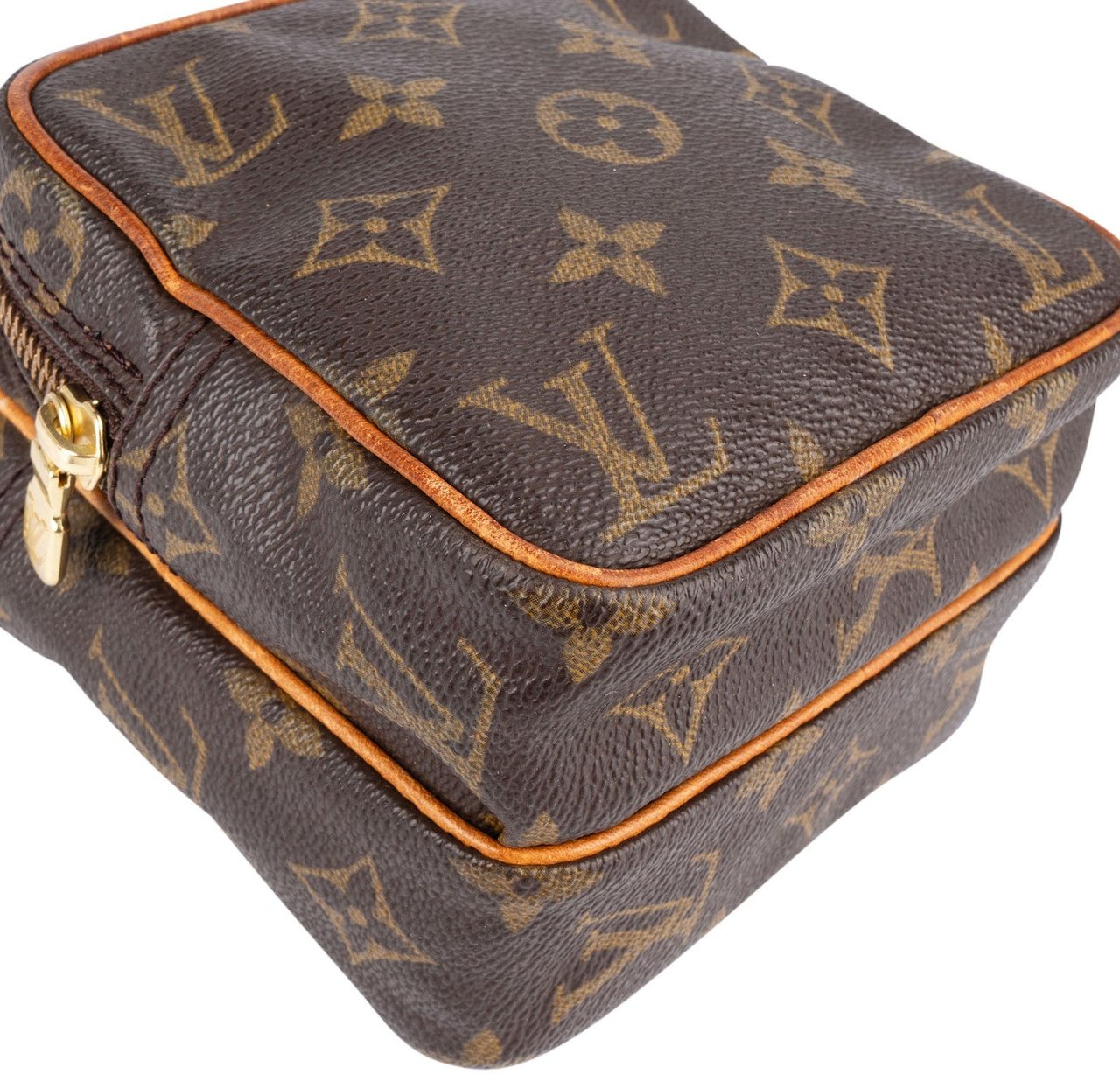 Louis Vuitton Louis Vuitton Monogram Canvas Amazon Crossbody Bag Bruin