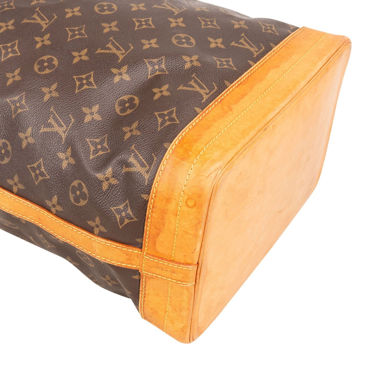 Louis Vuitton Louis Vuitton Monogram Canvas Sac Noé Grande Shoulder Bag Bruin