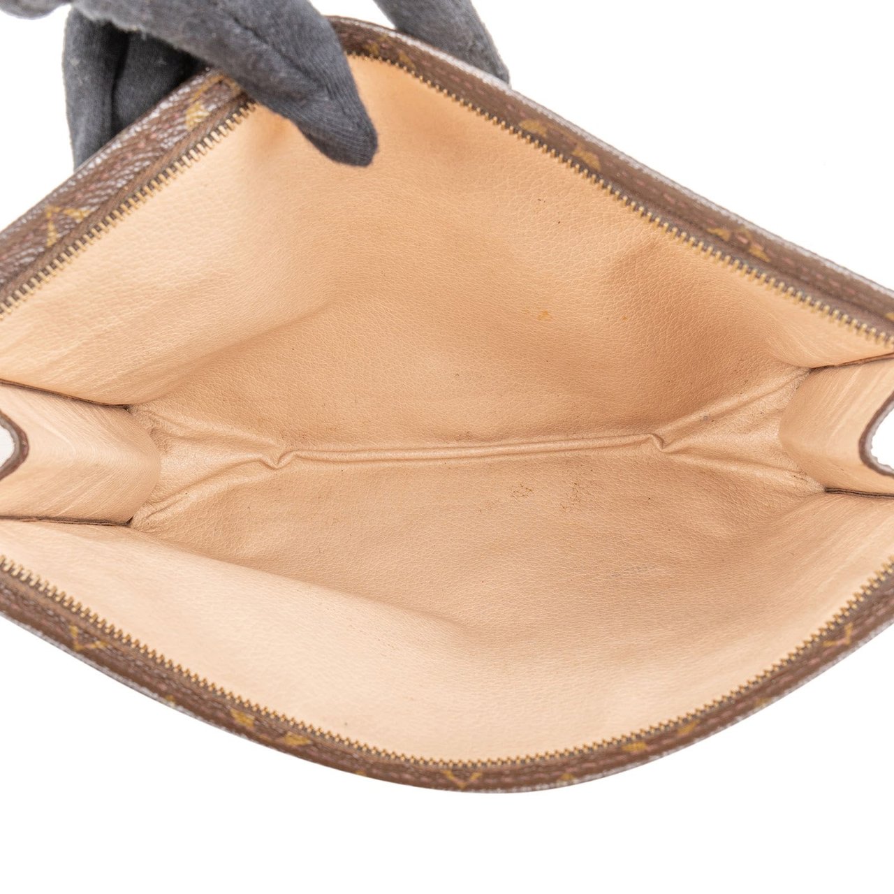 Louis Vuitton Louis Vuitton Monogram Canvas Poche Toilette 25 Clutch Bruin