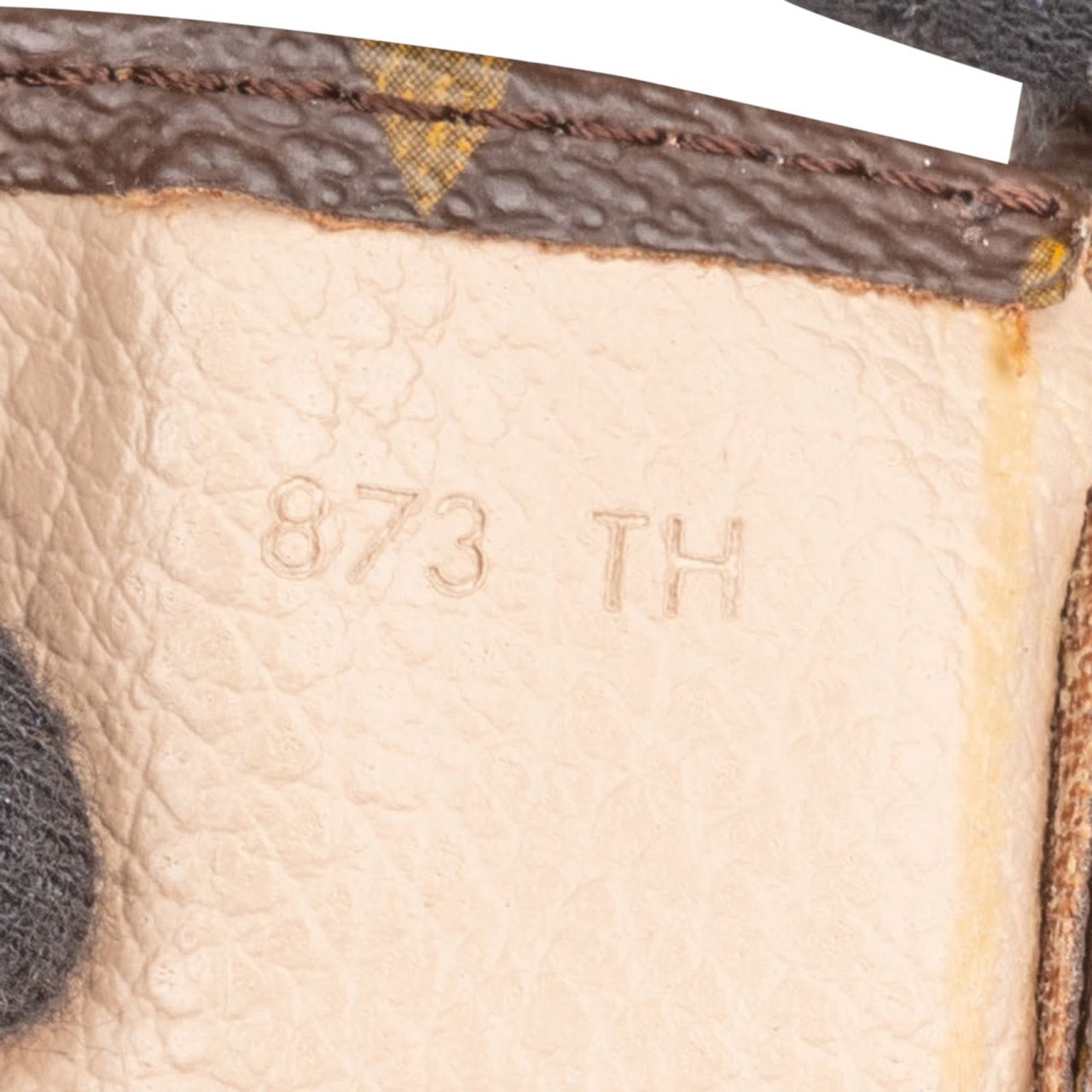 Louis Vuitton Louis Vuitton Monogram Canvas Poche Toilette 25 Clutch Bruin