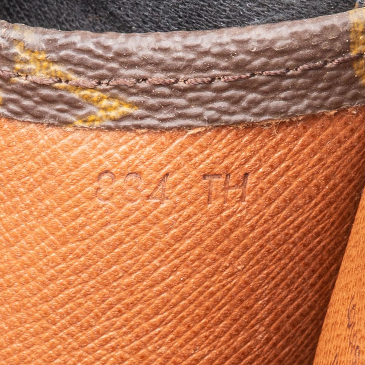 Louis Vuitton Louis Vuitton Monogram Canvas Laptop Clutch Bruin