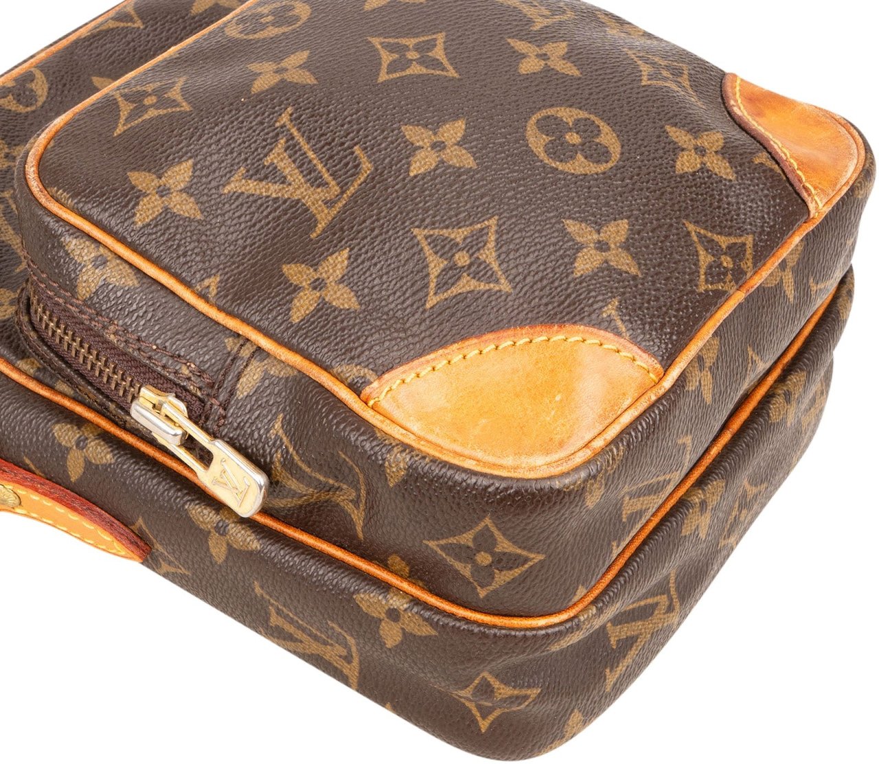 Louis Vuitton Louis Vuitton Monogram Canvas Amazon Crossbody Bag Bruin
