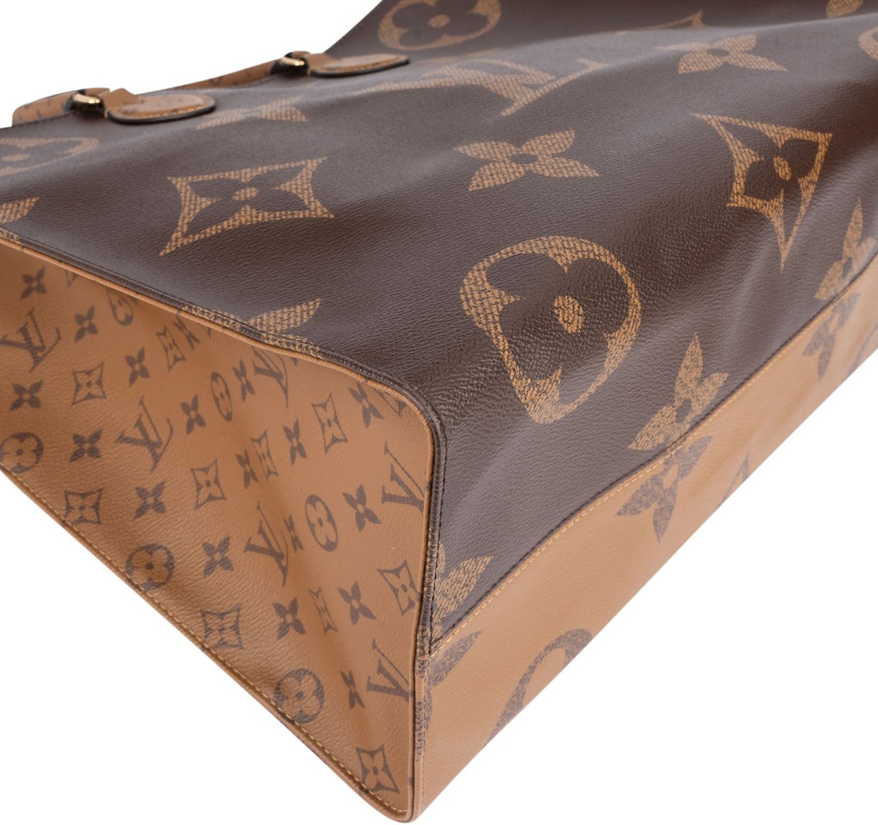 Louis Vuitton Louis Vuitton Monogram Canvas Giant Reverse Onthego GM Handbag Bruin