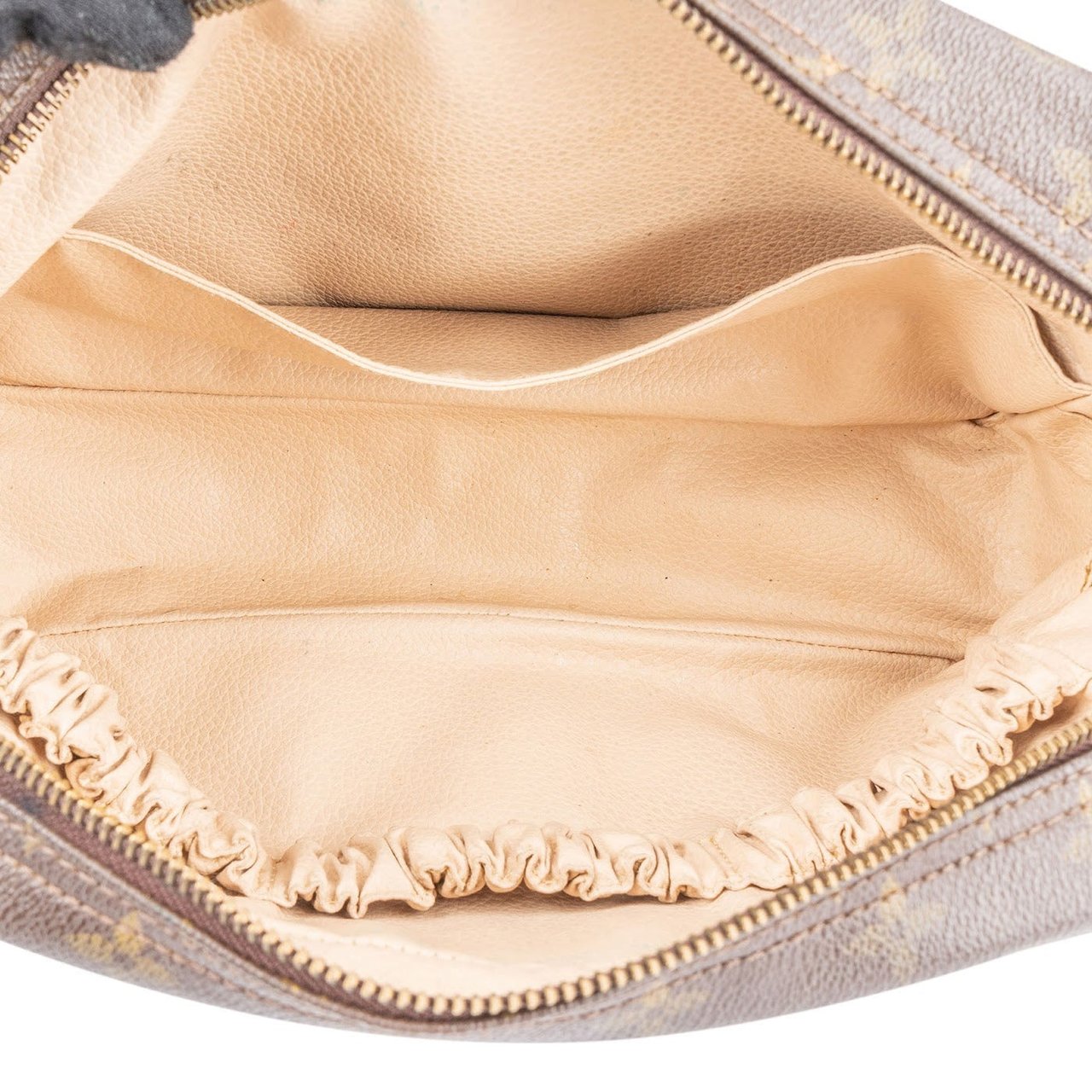 Louis Vuitton Louis Vuitton Monogram Canvas Trousse Toilette 27 Clutch Bruin