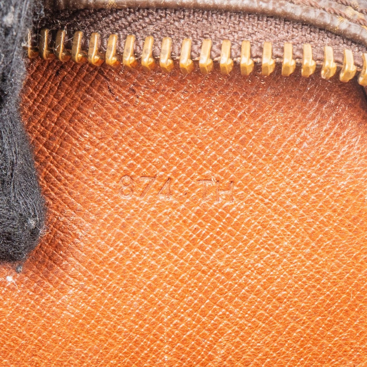 Louis Vuitton Louis Vuitton Monogram Canvas Pochette Dragonne Clutch Bruin